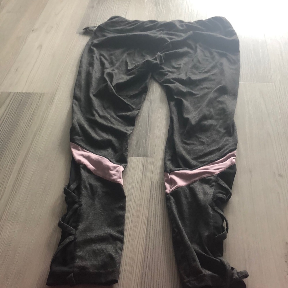 Gray yoga pants.